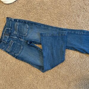 AE NE(X)T LEVEL SUPER HIGH-
WAISTED FLARE JEAN sz 6